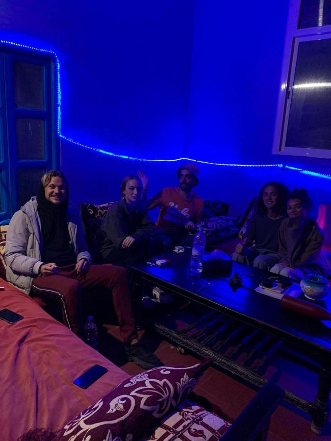 Aline Hostal *